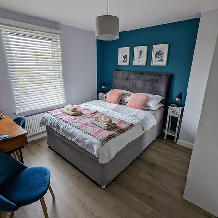 Cosy Guest Room In A Family Home With Free Parking EDI Eksteriør bilde