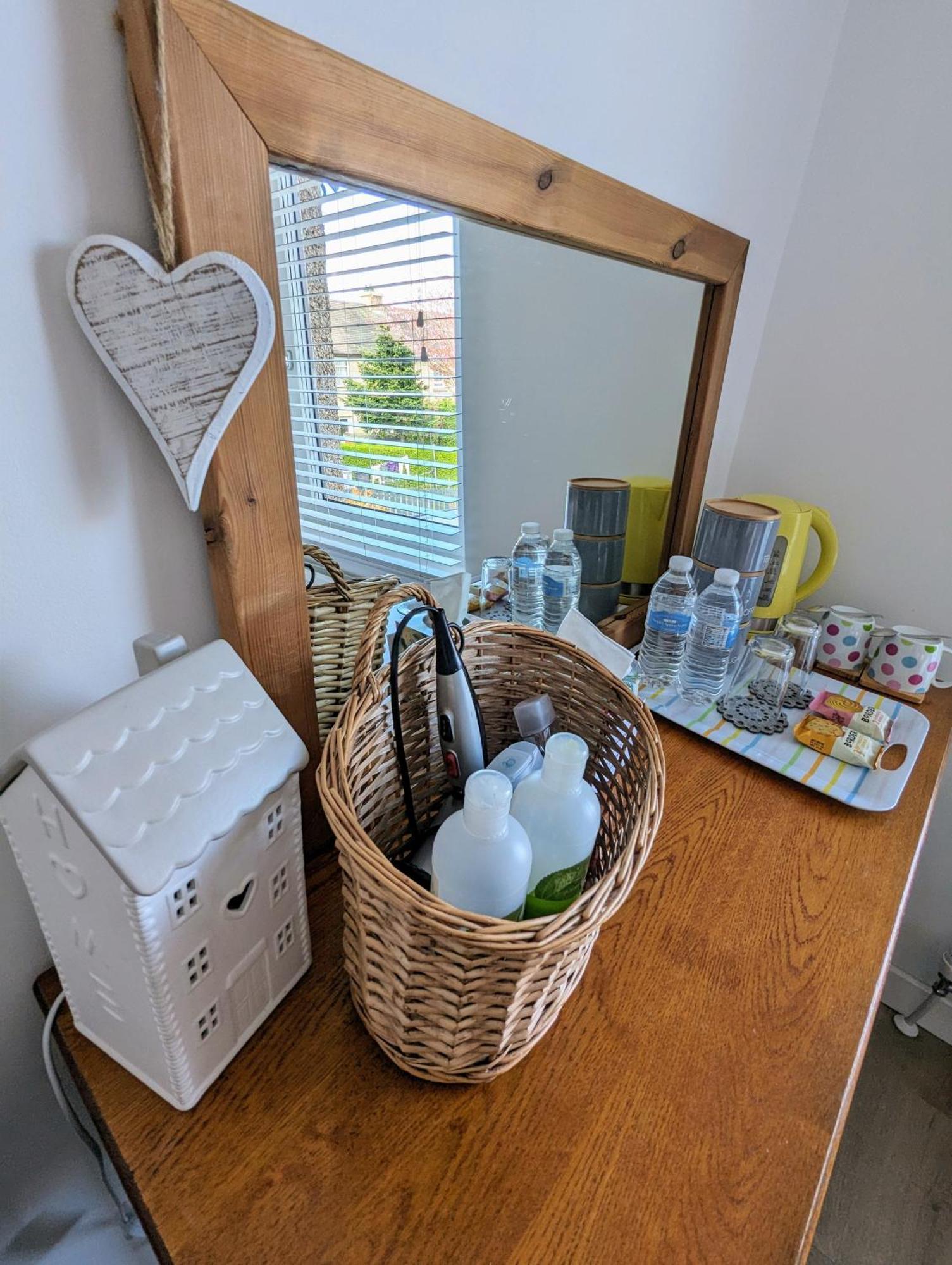 Cosy Guest Room In A Family Home With Free Parking EDI Eksteriør bilde